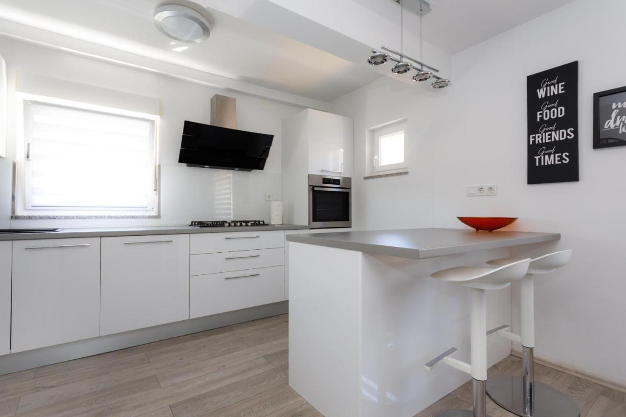 Apartman Laura Krk Town Zewnętrze zdjęcie