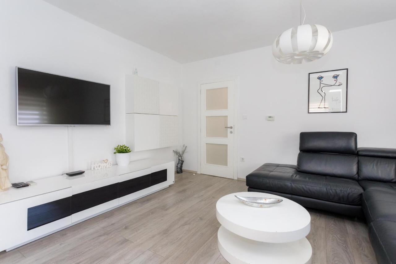 Apartman Laura Krk Town Zewnętrze zdjęcie