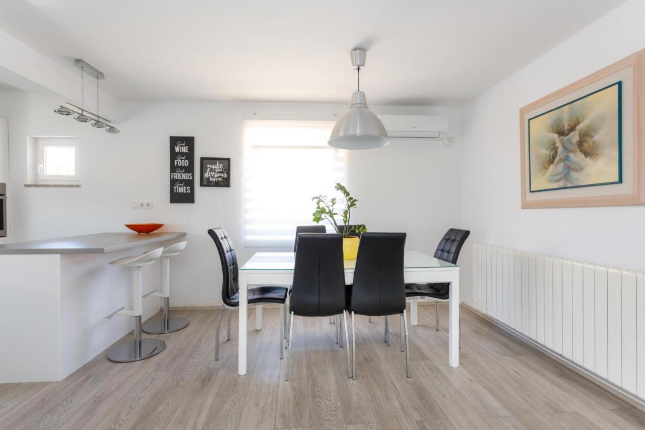 Apartman Laura Krk Town Zewnętrze zdjęcie