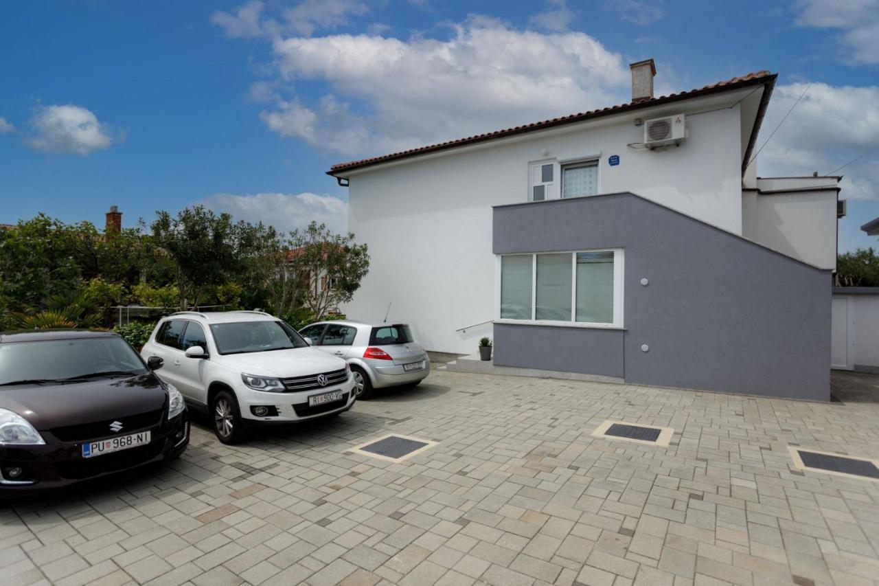 Apartman Laura Krk Town Zewnętrze zdjęcie
