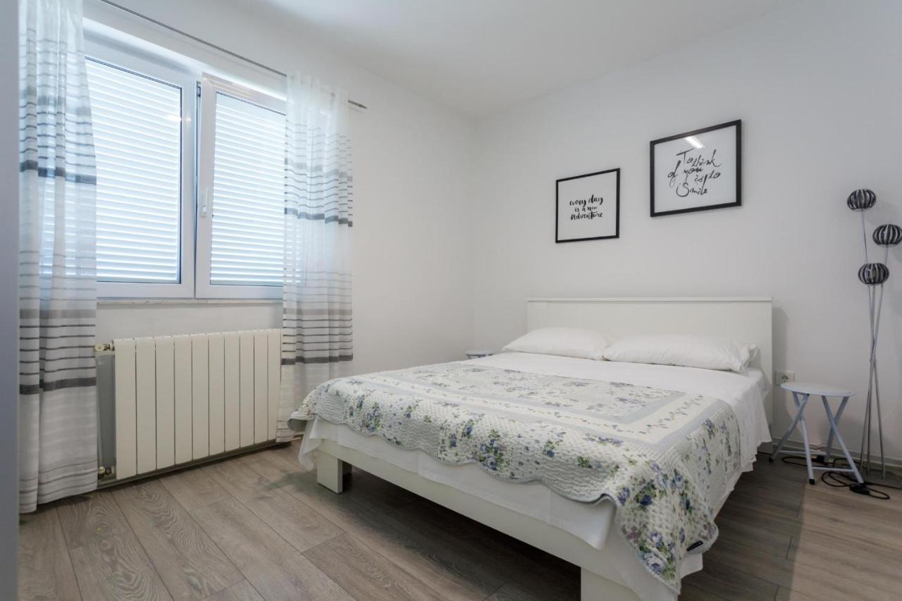 Apartman Laura Krk Town Zewnętrze zdjęcie